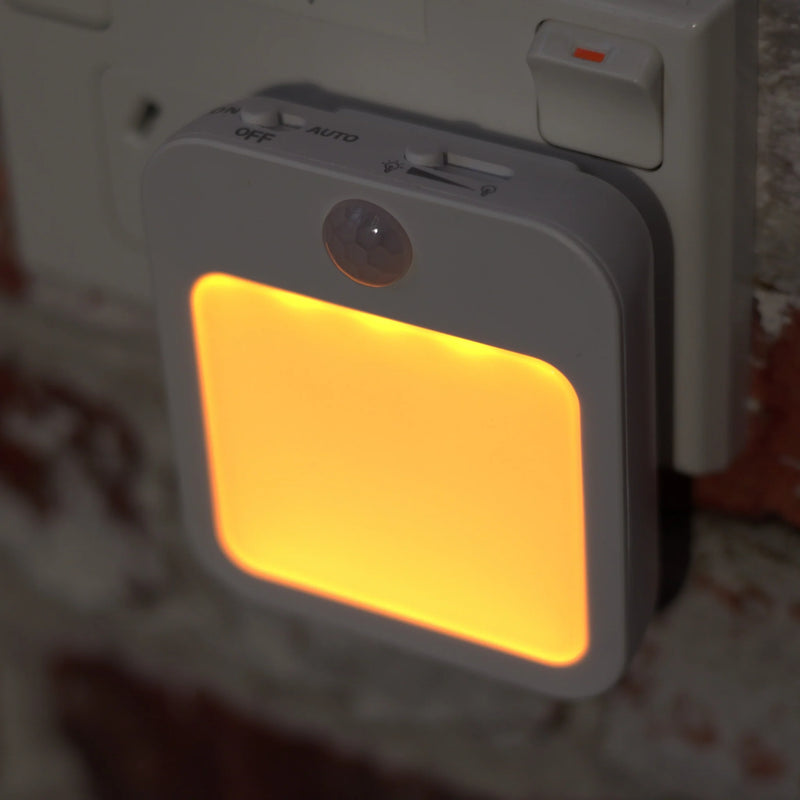 NoBlue Deluxe Plugin Amber Night Light